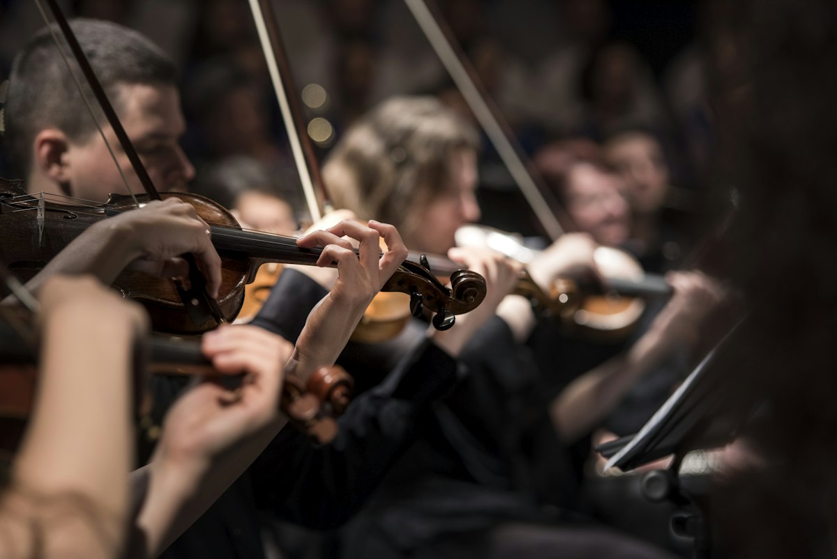 Orquesta y coro barroco en concierto histórico